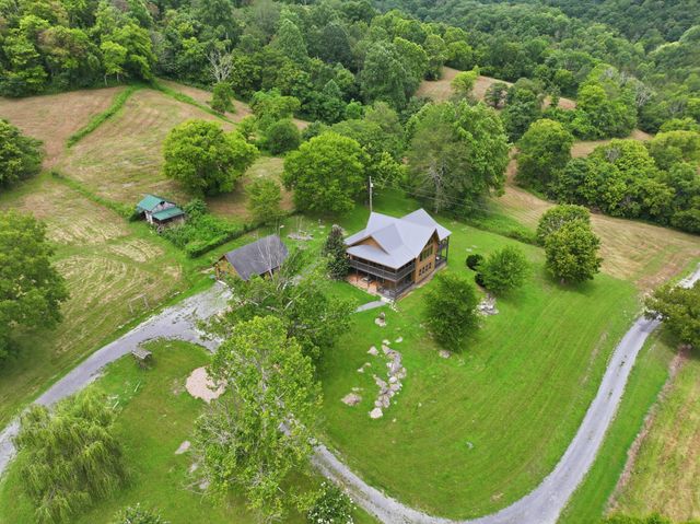 16 Eckert Ln, Pleasant Shade, TN 37145
