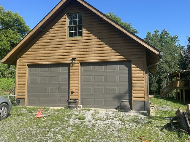16 Eckert Ln, Pleasant Shade, TN 37145