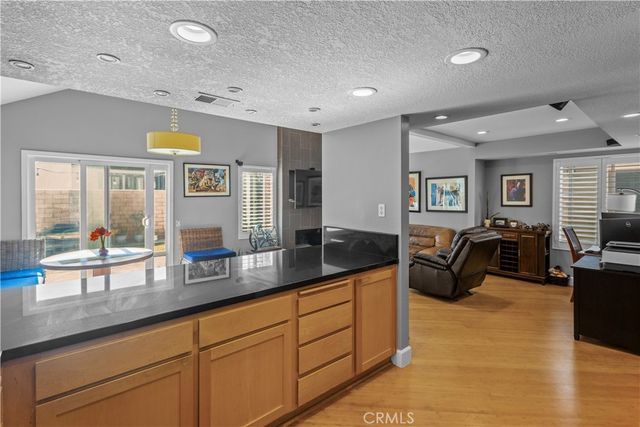 706 Oceanhill, Huntington Beach, CA 92648