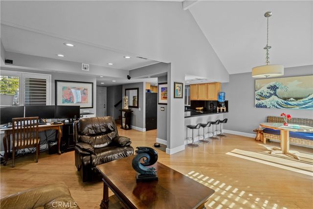 706 Oceanhill, Huntington Beach, CA 92648