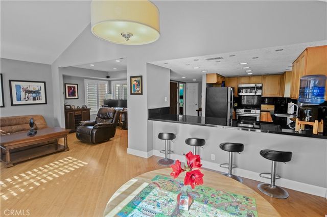 706 Oceanhill, Huntington Beach, CA 92648