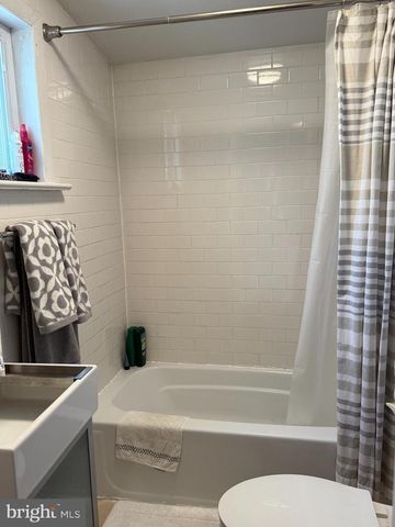 137 SIGEL ST, Philadelphia, PA 19148