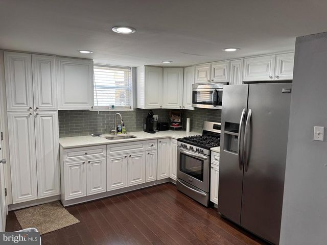 137 SIGEL ST, Philadelphia, PA 19148