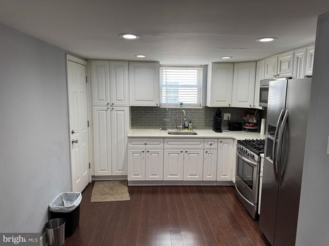 137 SIGEL ST, Philadelphia, PA 19148