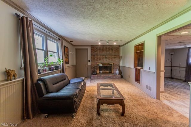 8523 Sleepy Hollow Drive NE, Warren, OH 44484