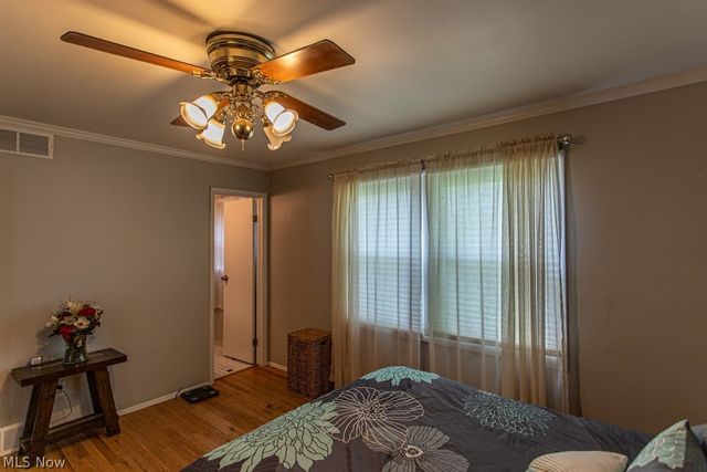8523 Sleepy Hollow Drive NE, Warren, OH 44484
