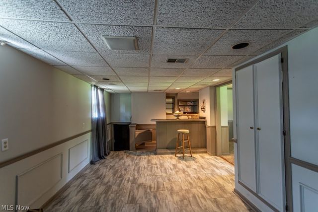 8523 Sleepy Hollow Drive NE, Warren, OH 44484