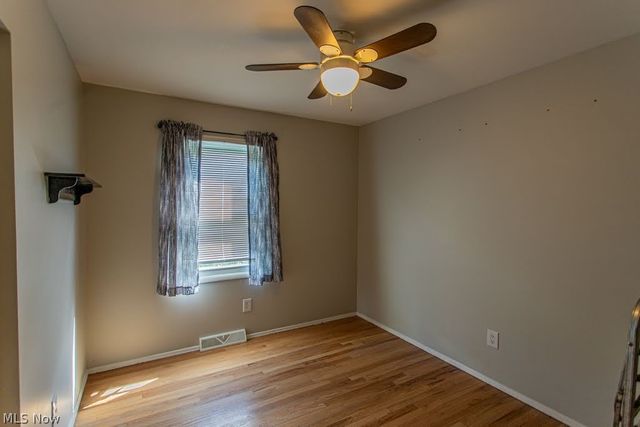 8523 Sleepy Hollow Drive NE, Warren, OH 44484