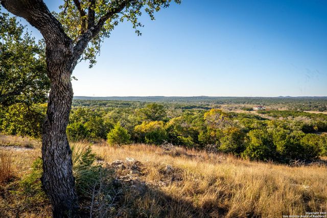 911 Enchanted, Canyon Lake, TX 78133