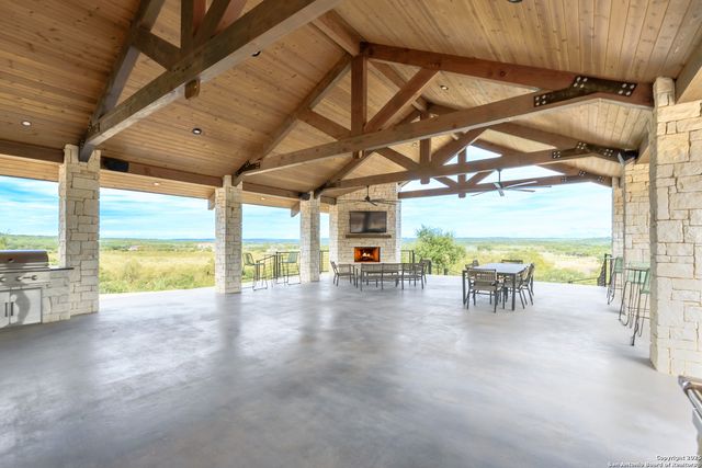 911 Enchanted, Canyon Lake, TX 78133