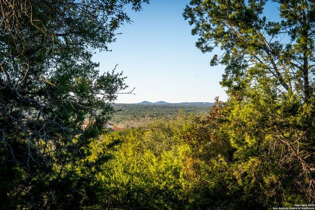 911 Enchanted, Canyon Lake, TX 78133