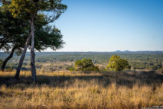 911 Enchanted, Canyon Lake, TX 78133