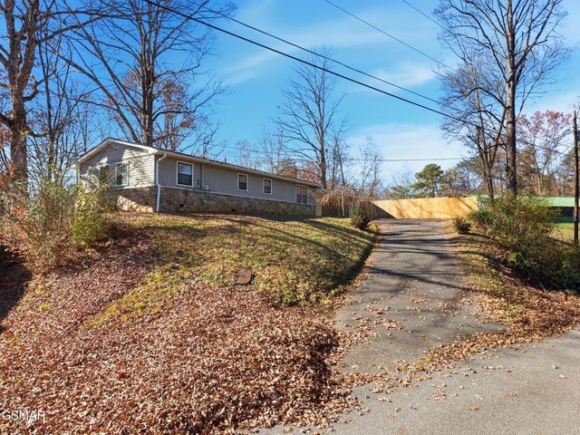 1024 Tramel Road, Sevierville, TN 37862