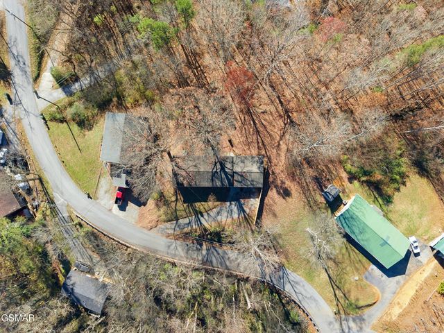 1024 Tramel Road, Sevierville, TN 37862