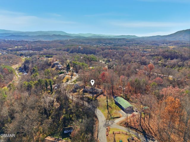 1024 Tramel Road, Sevierville, TN 37862