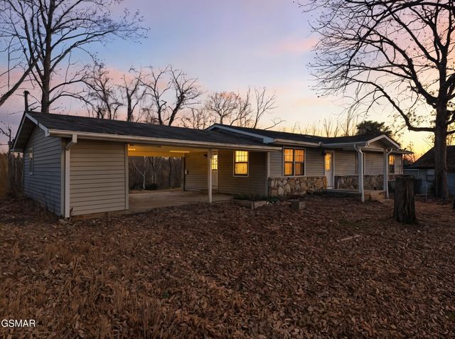 1024 Tramel Road, Sevierville, TN 37862