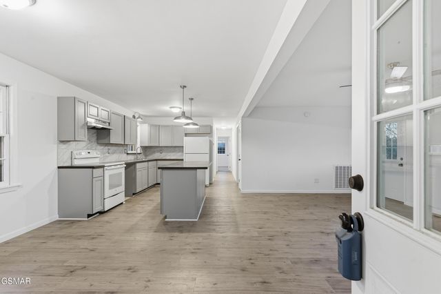 1024 Tramel Road, Sevierville, TN 37862