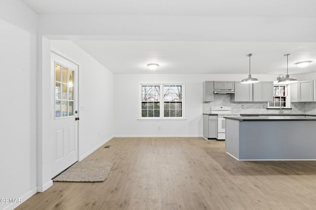 1024 Tramel Road, Sevierville, TN 37862