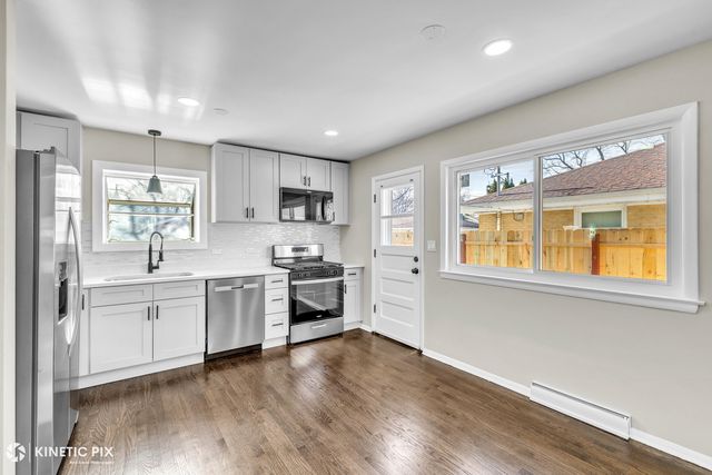 11011 W Roosevelt Road, Westchester, IL 60154