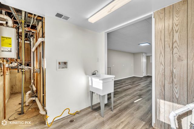 11011 W Roosevelt Road, Westchester, IL 60154