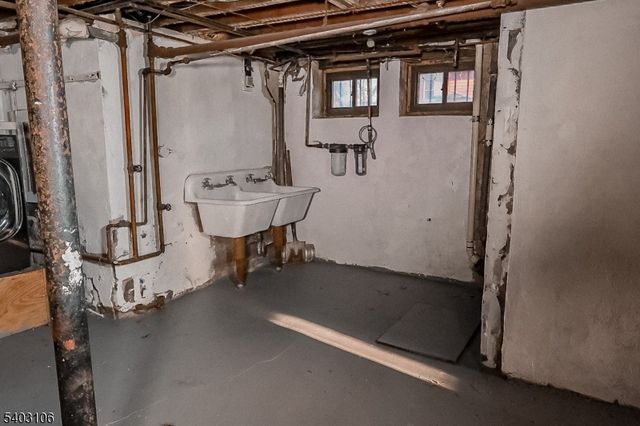 75 Chancellor Ave, Newark City, NJ 07112