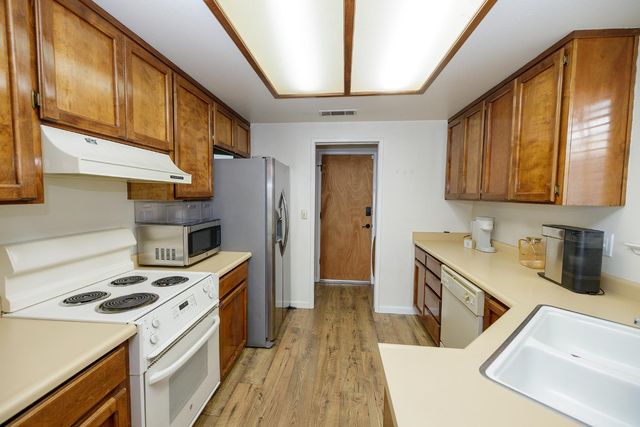 3609 Thomas More Way, Modesto, CA 95356