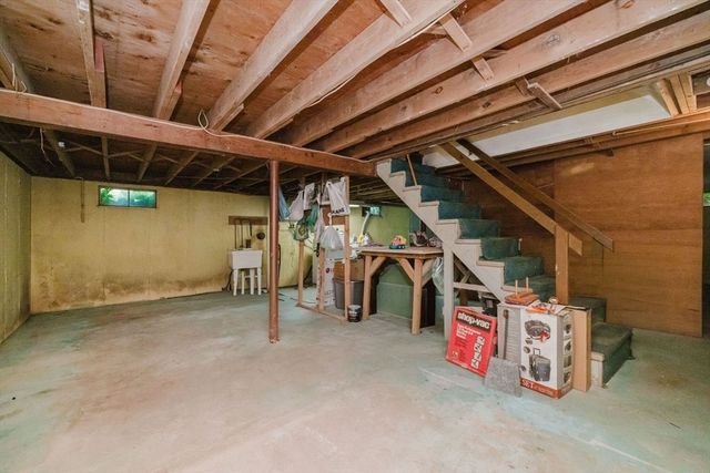 80 Wellesley, Somerset, MA 02726