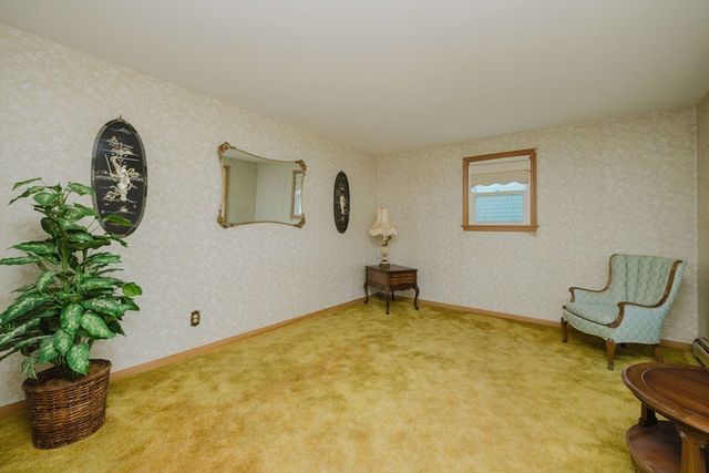 80 Wellesley, Somerset, MA 02726