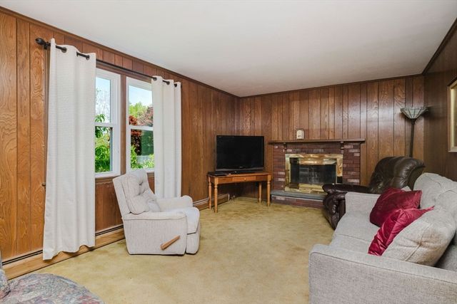 80 Wellesley, Somerset, MA 02726