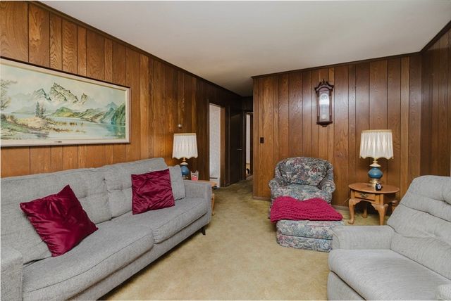 80 Wellesley, Somerset, MA 02726