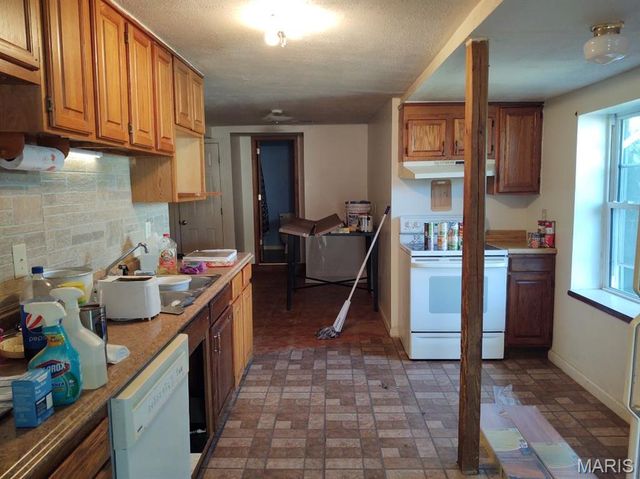 213 N Van Buren Street, New Athens, IL 62264