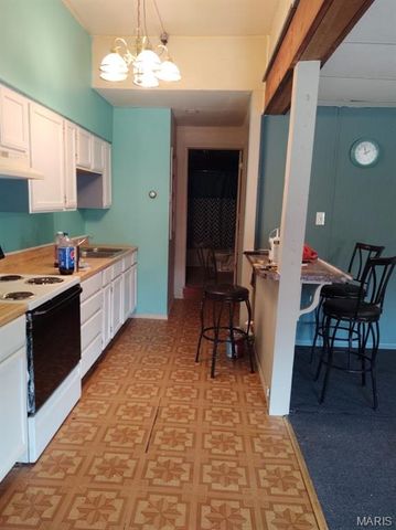 213 N Van Buren Street, New Athens, IL 62264