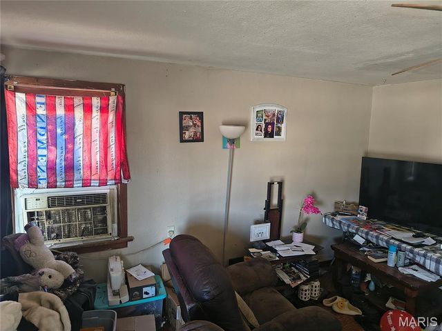 213 N Van Buren Street, New Athens, IL 62264