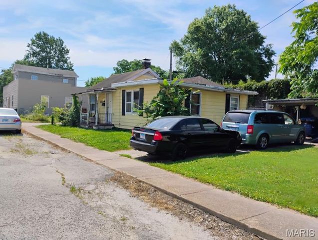 213 N Van Buren Street, New Athens, IL 62264