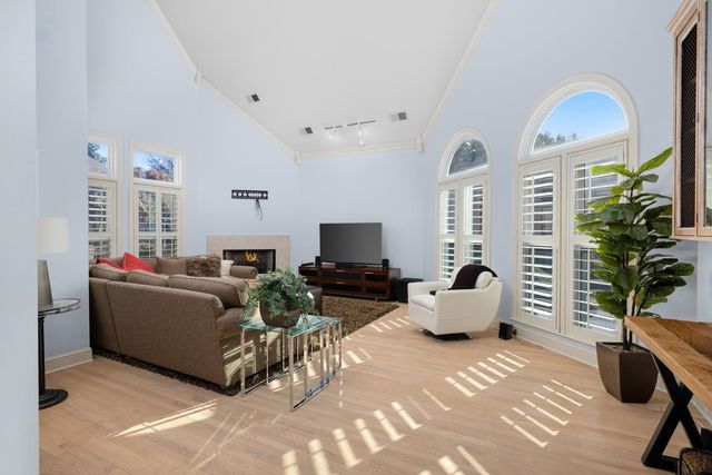 2445 EAGLERIDGE LN, Memphis, TN 38016