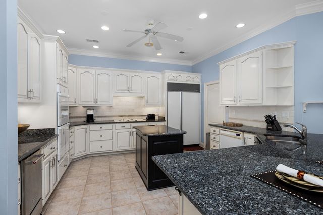 2445 EAGLERIDGE LN, Memphis, TN 38016