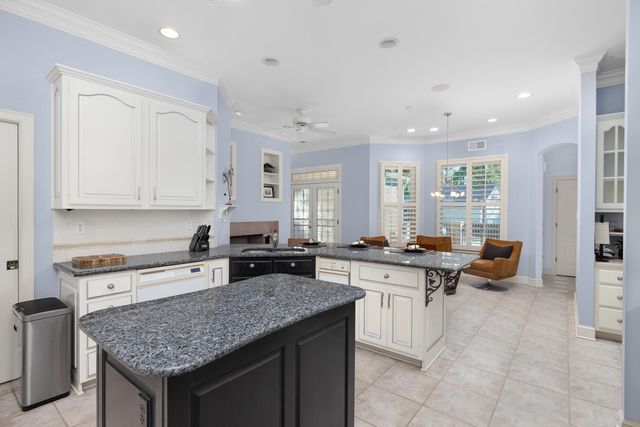 2445 EAGLERIDGE LN, Memphis, TN 38016