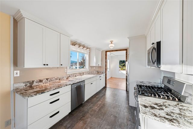 1411 5th Street, Anacortes, WA 98221