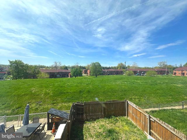 3426 ROUND RD, Baltimore, MD 21225