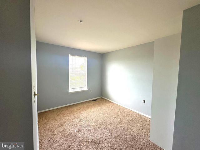 3426 ROUND RD, Baltimore, MD 21225