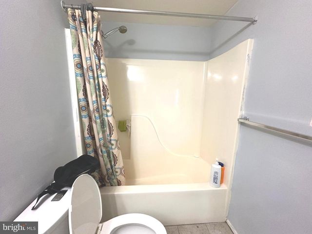3426 ROUND RD, Baltimore, MD 21225