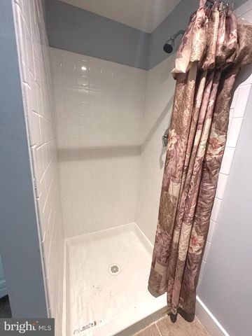 3426 ROUND RD, Baltimore, MD 21225