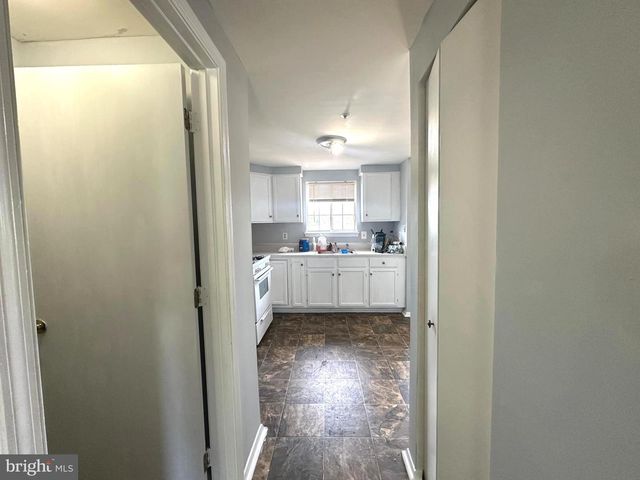 3426 ROUND RD, Baltimore, MD 21225