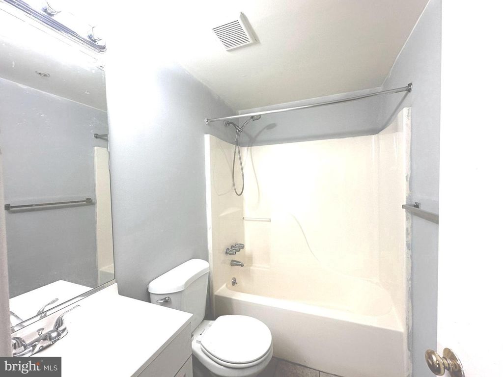 Image 25 of property listing at 3426 ROUND RD, Baltimore, MD 21225