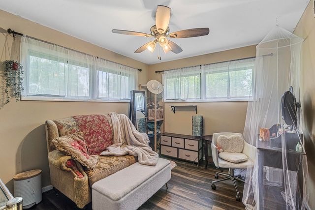 850 N Country Acres Ave, Wichita, KS 67212