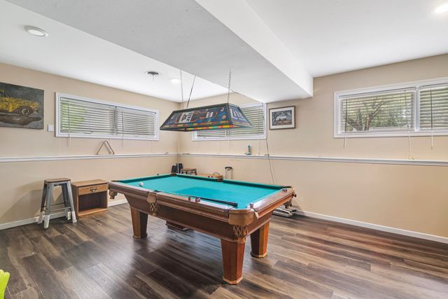 850 N Country Acres Ave, Wichita, KS 67212