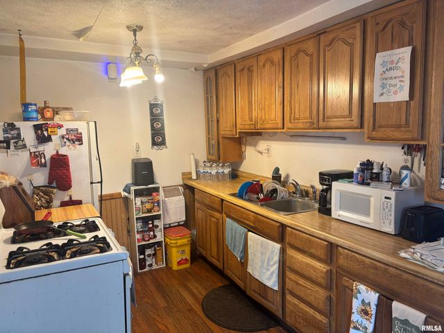 2813 W MARQUETTE Street, Peoria, IL 61605