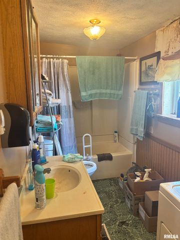 2813 W MARQUETTE Street, Peoria, IL 61605