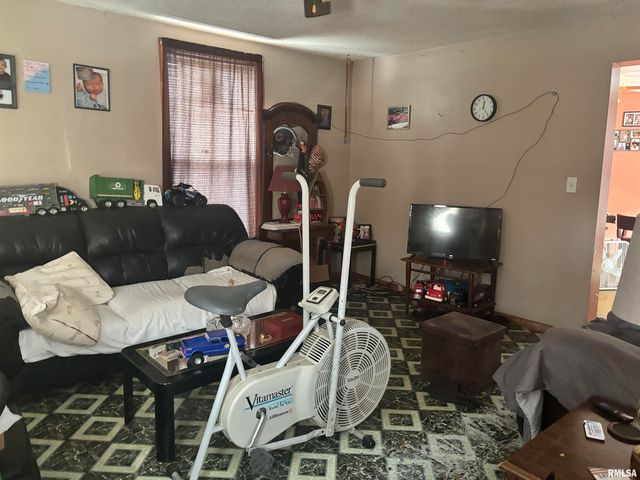 2813 W MARQUETTE Street, Peoria, IL 61605