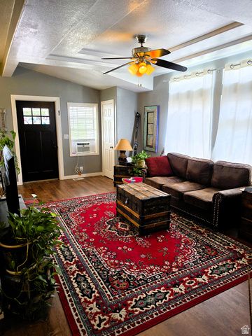 23 N LAKEVIEW DR, Layton, UT 84041